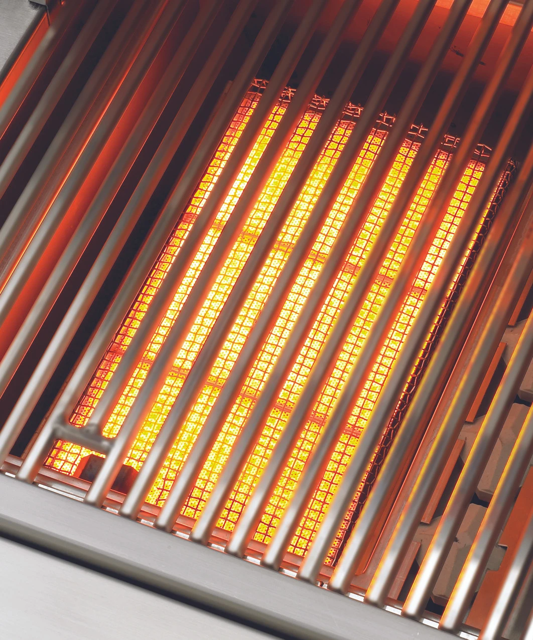 Delta Heat 38" Built-in Grill W Rotisserie, Sear Zone - DHBQ38RS 3 Delta Heat 38" Built-in Grill W Rotisserie, Sear Zone - DHBQ38RS - Image 3