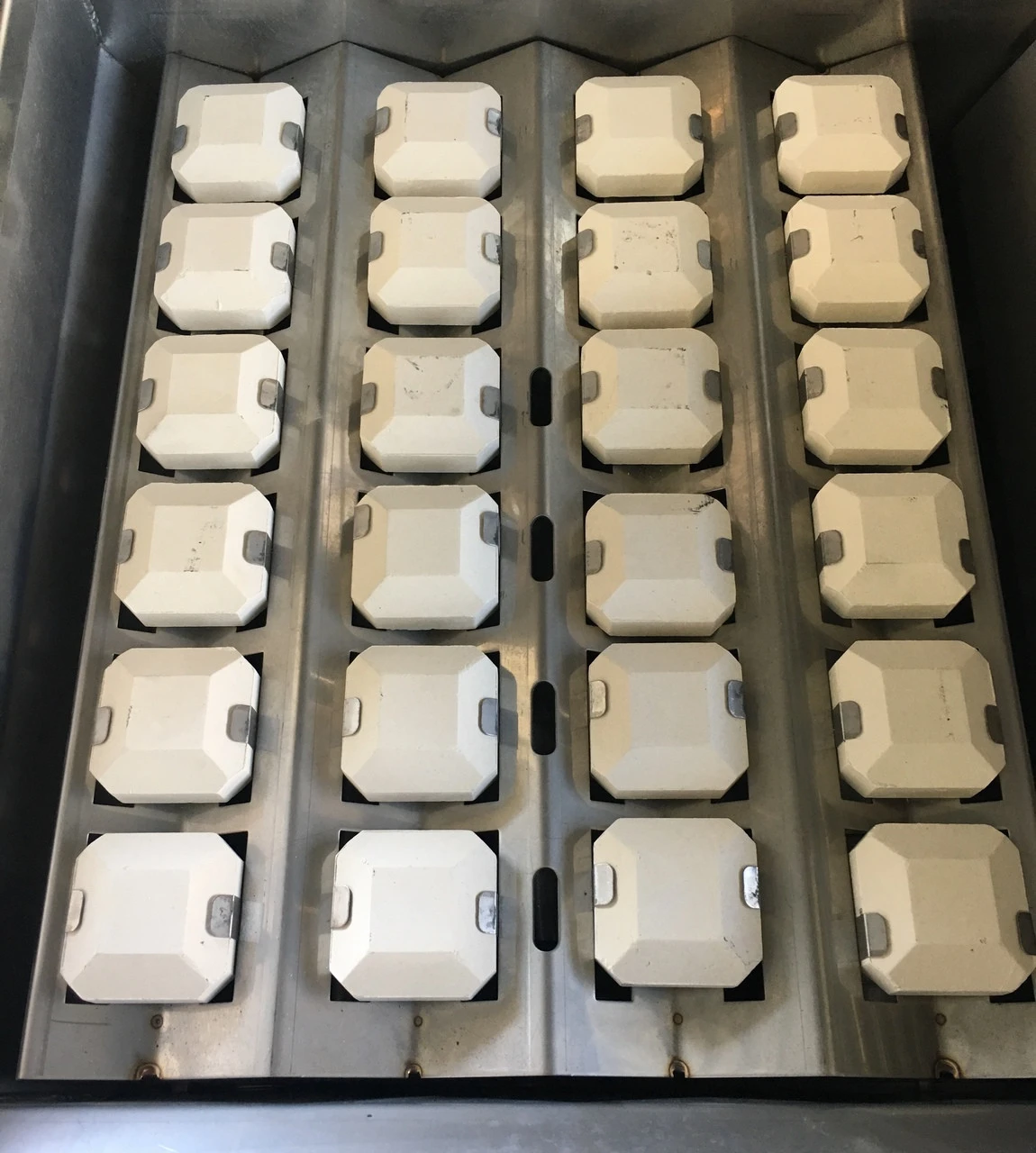 Sedona By Lynx L500R 30" Built-in Grill W 2 Stainless Burners, Rotisserie 4 Sedona By Lynx L500R 30" Built-in Grill W 2 Stainless Burners, Rotisserie - Image 4